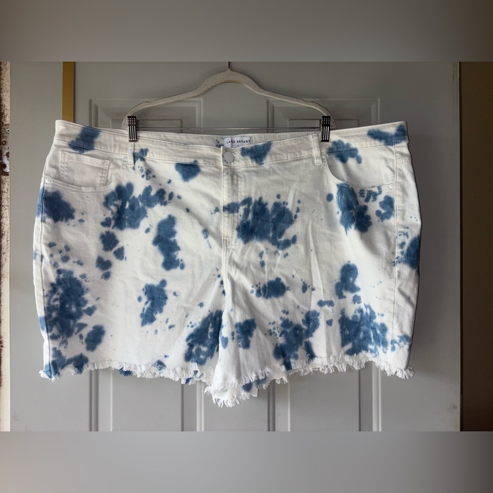Lane Bryant white/blue tie dye shorts size 28